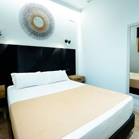 Aparthotel Luz De Gades - Suites Spa Gym - Adults Only カディス エクステリア 写真